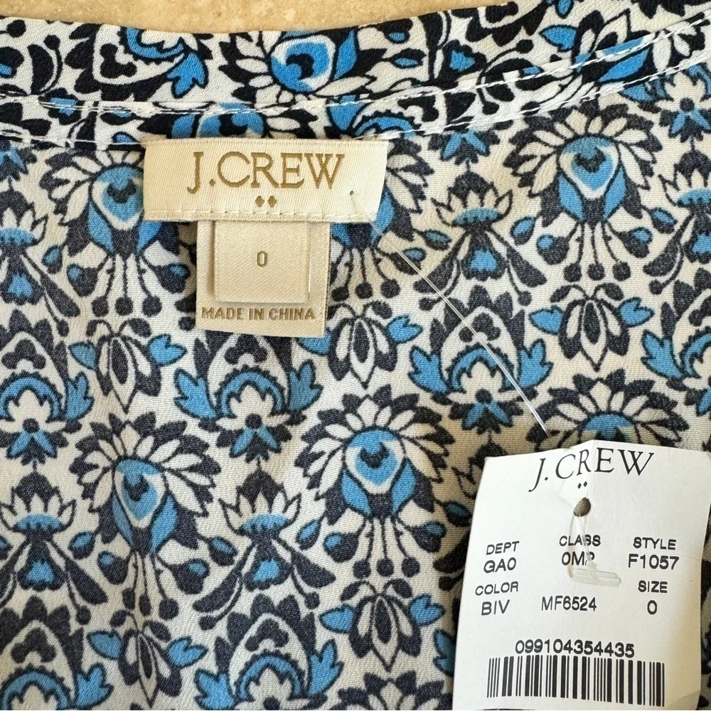 J Crew Blue Foulard Print Cap Short Sleeve Scoop Neck Womens Size 0 Pullover NEW